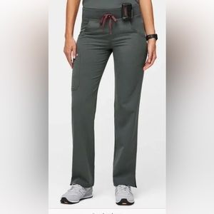 Figs women Kade Cargo Scrub pants